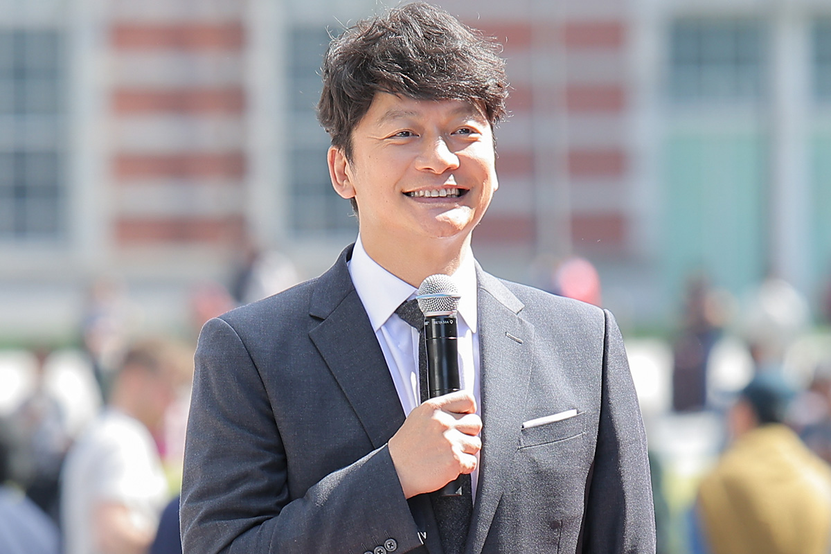 香取慎吾、負けず嫌いではなく「自分との戦い」　東京駅前でセルフツッコミ「なんですかこの自己分析！」