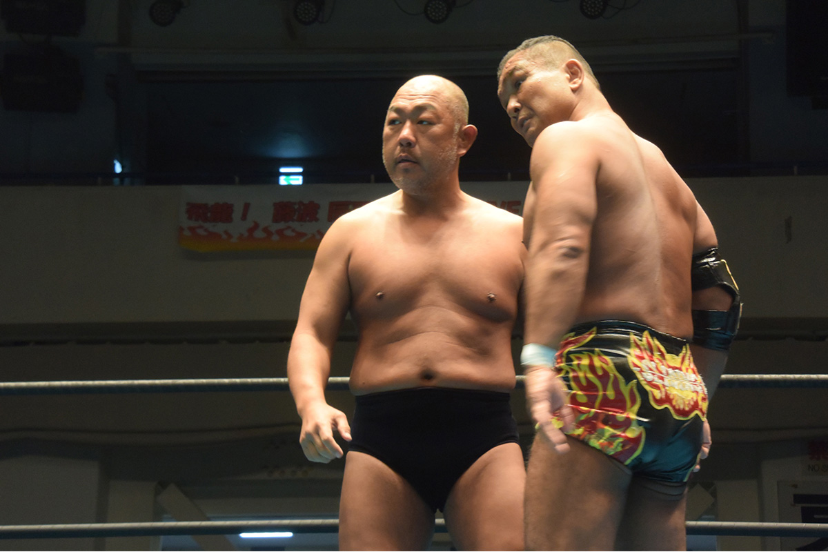 パワーファイターとして知られる（左）【写真：ENCOUNT編集部】