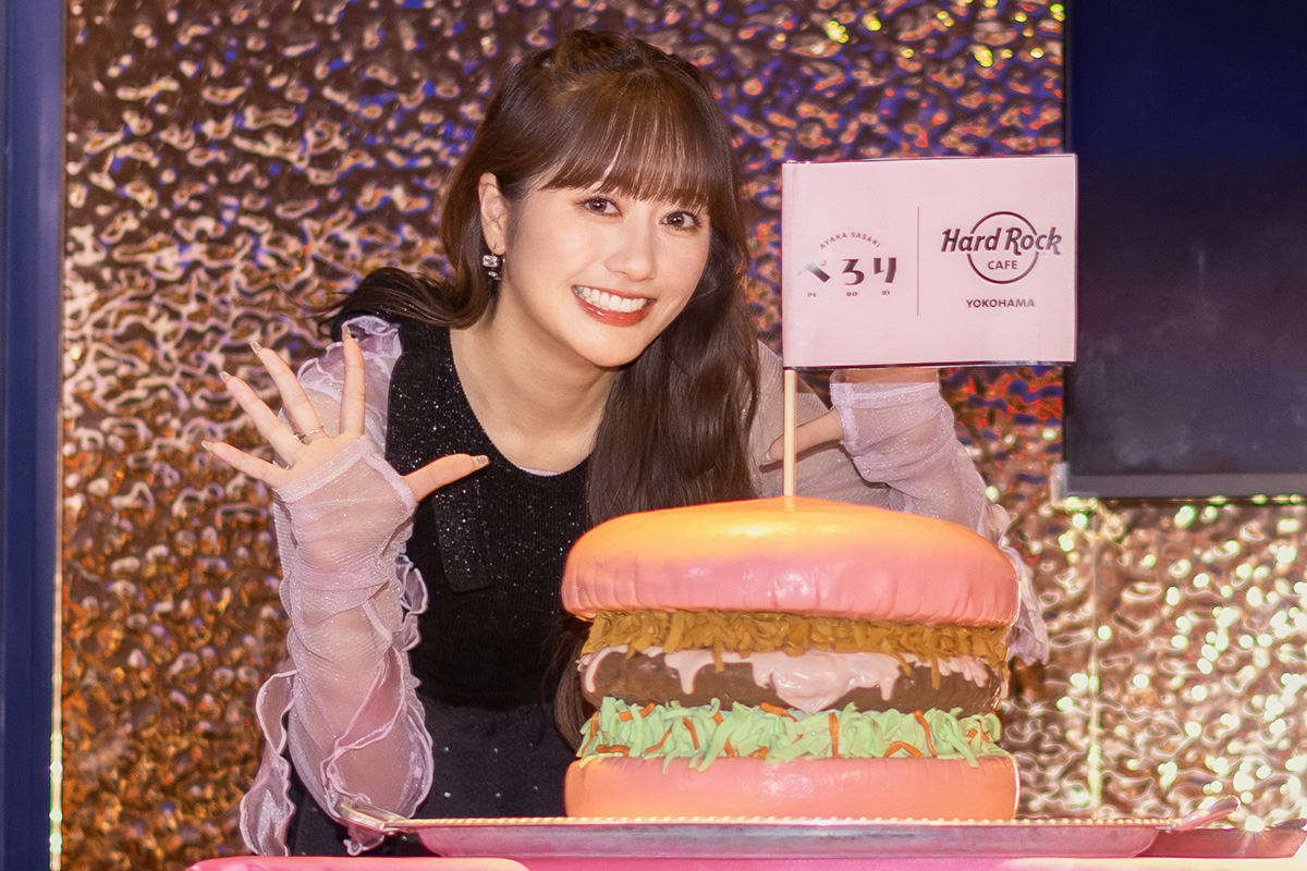 ももクロ・佐々木彩夏、写真集撮影で1日10食　収録された食べ物は合計2万キロカロリー「完全に食べすぎ」