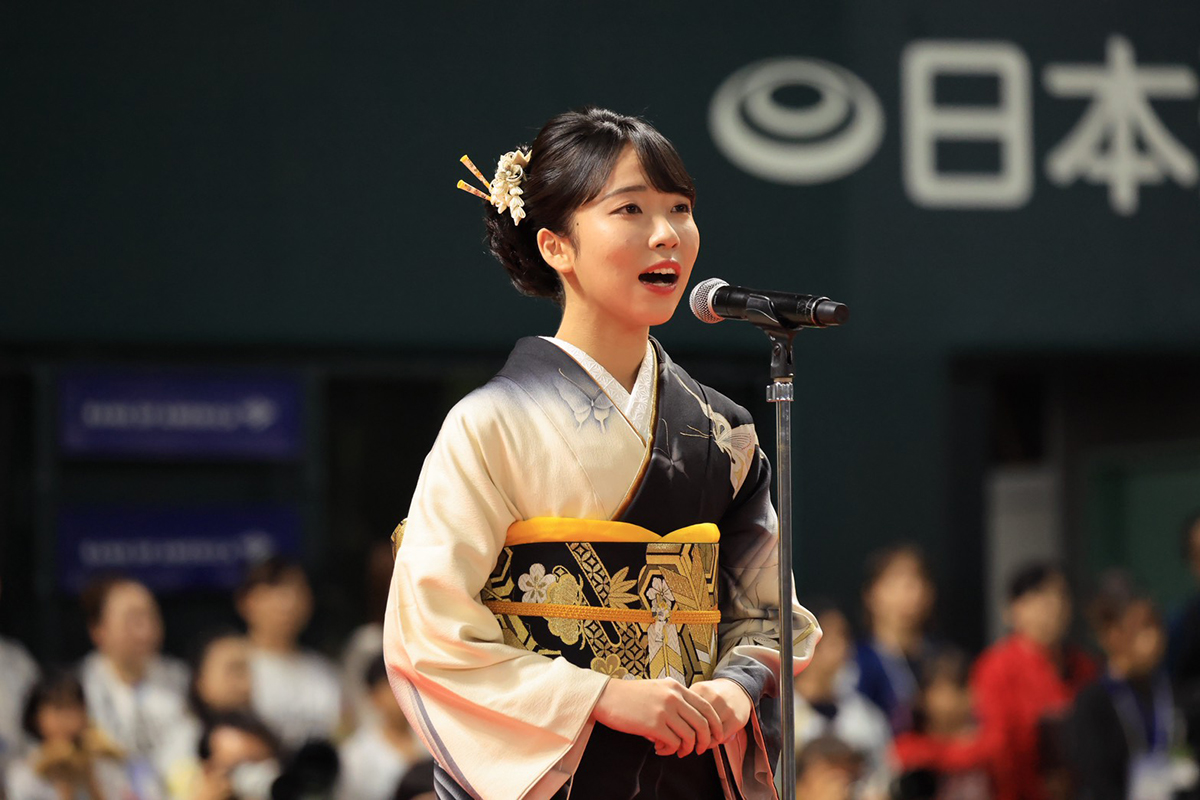 レコ大新人賞の梅谷心愛、CS初戦で“大役”「幸せな気持ちでいっぱい」　地元ドームで国歌独唱「自分を信じて歌おうと」