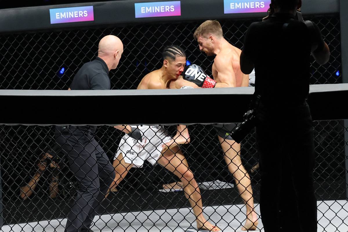 【ONE】元王者・秋元皓貴、キャリア初KO負けで王座奪還ならず　英国戦士の膝蹴り被弾…顔面から激しく出血
