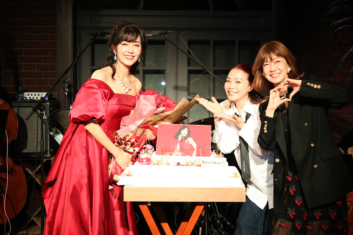 早見優、60歳誕生日を“花の82年組”が祝福　ファンへ感謝「数あるアイドルからなぜ私を選んで」