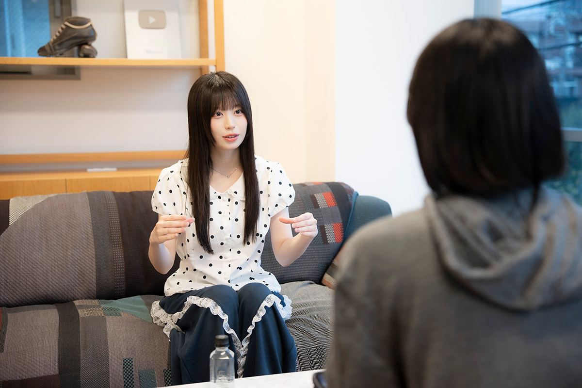 インタビューに応じた長谷川稀未【写真:増田美咲】