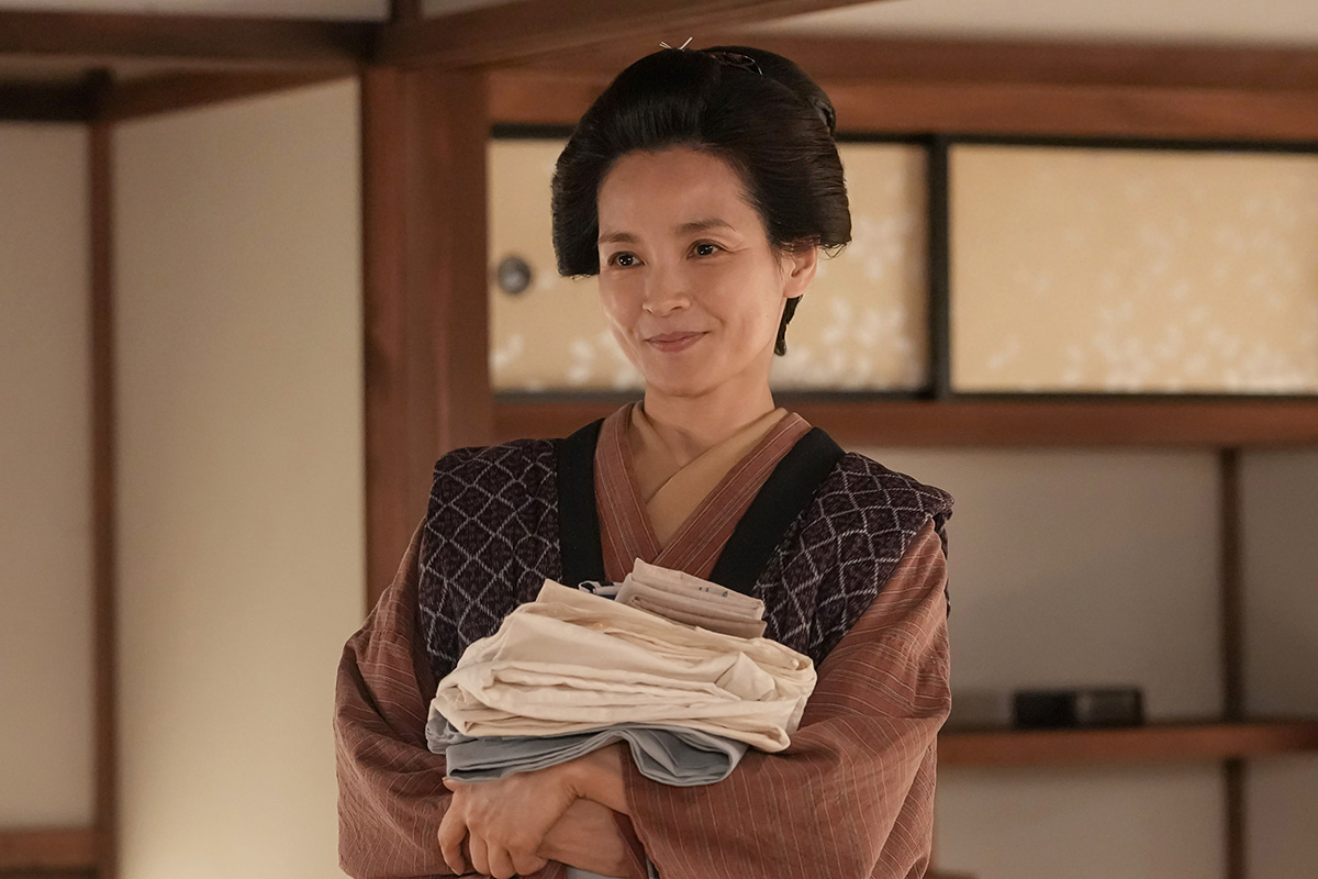 葉野リョウ役を演じる国仲涼子【写真：(C)NHK】