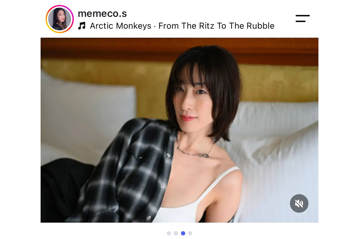 佐藤寛子の“寝そべりショット”【写真:インスタグラム(@memeco.s)より】