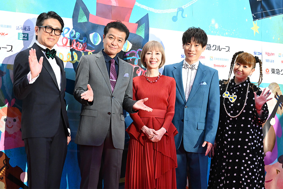 オープニングセレモニーに出席した（左から）高橋克典、中山秀征、戸田恵子、横山だいすけ、かないみか【写真：ENCOUNT編集部】